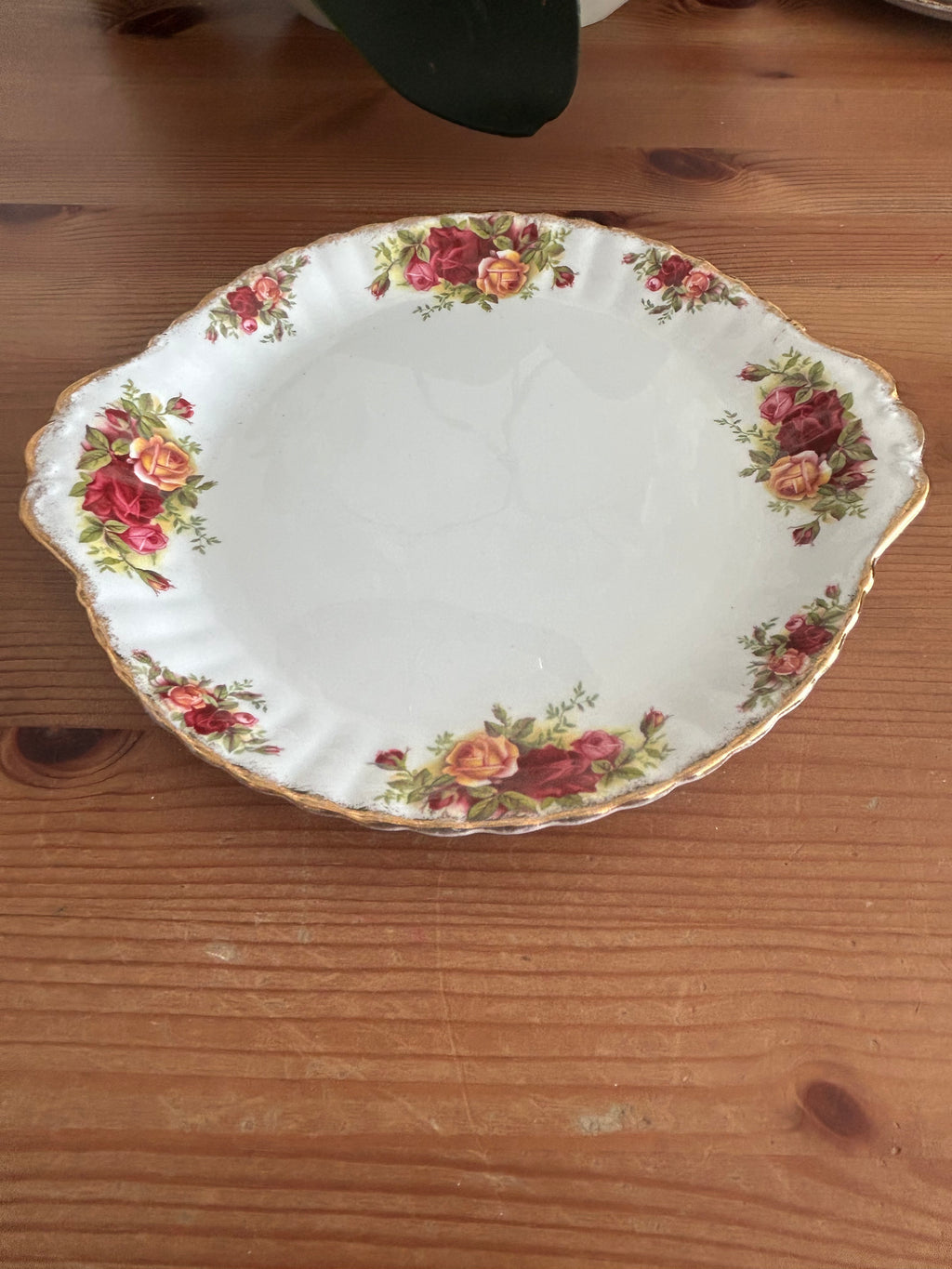 Royal Albert Old Country Roses Cake Plate 27cm – Vintage Bone China – Made in England