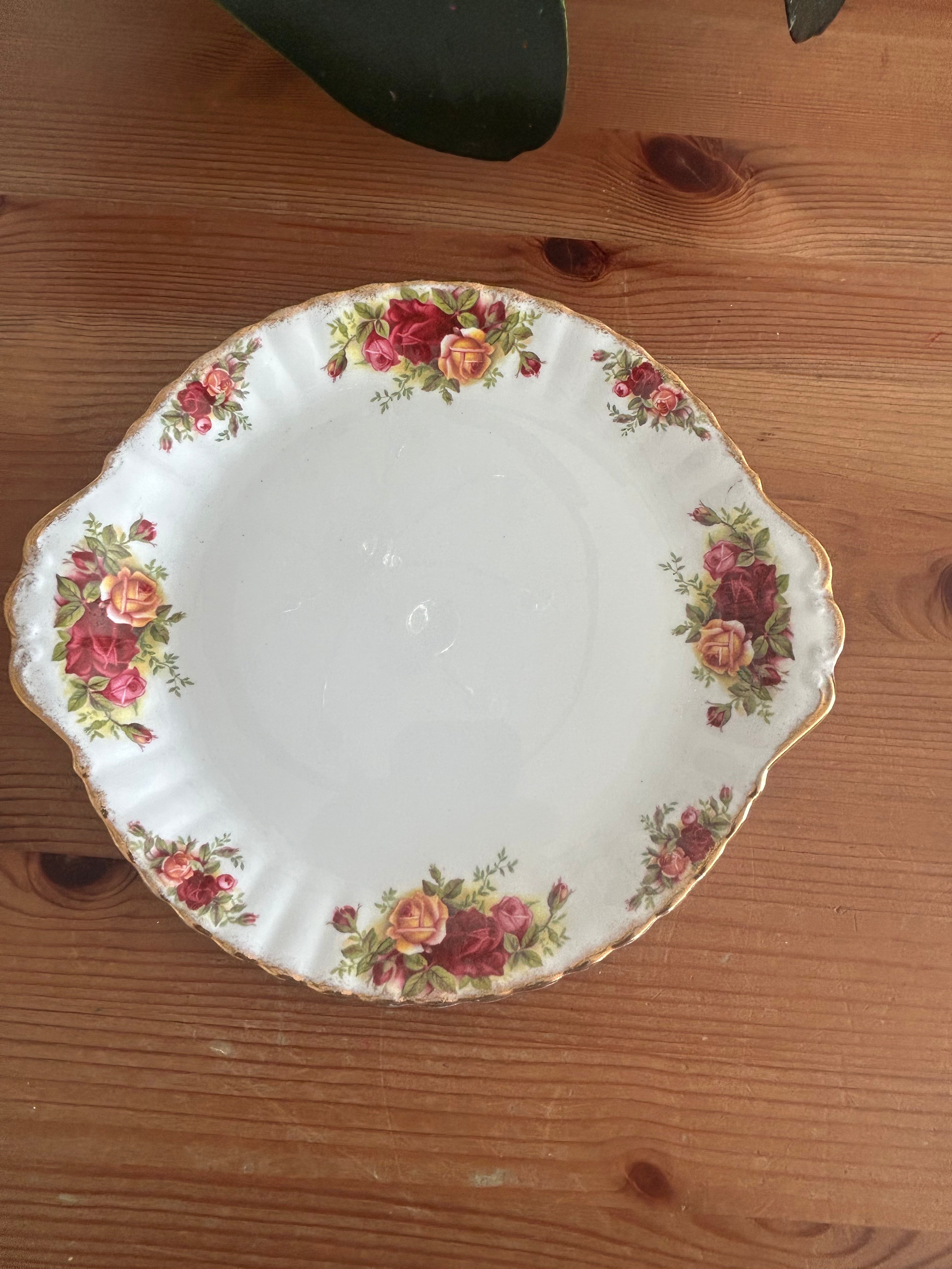Royal Albert Old Country Roses Cake Plate 27cm – Vintage Bone China – Made in England