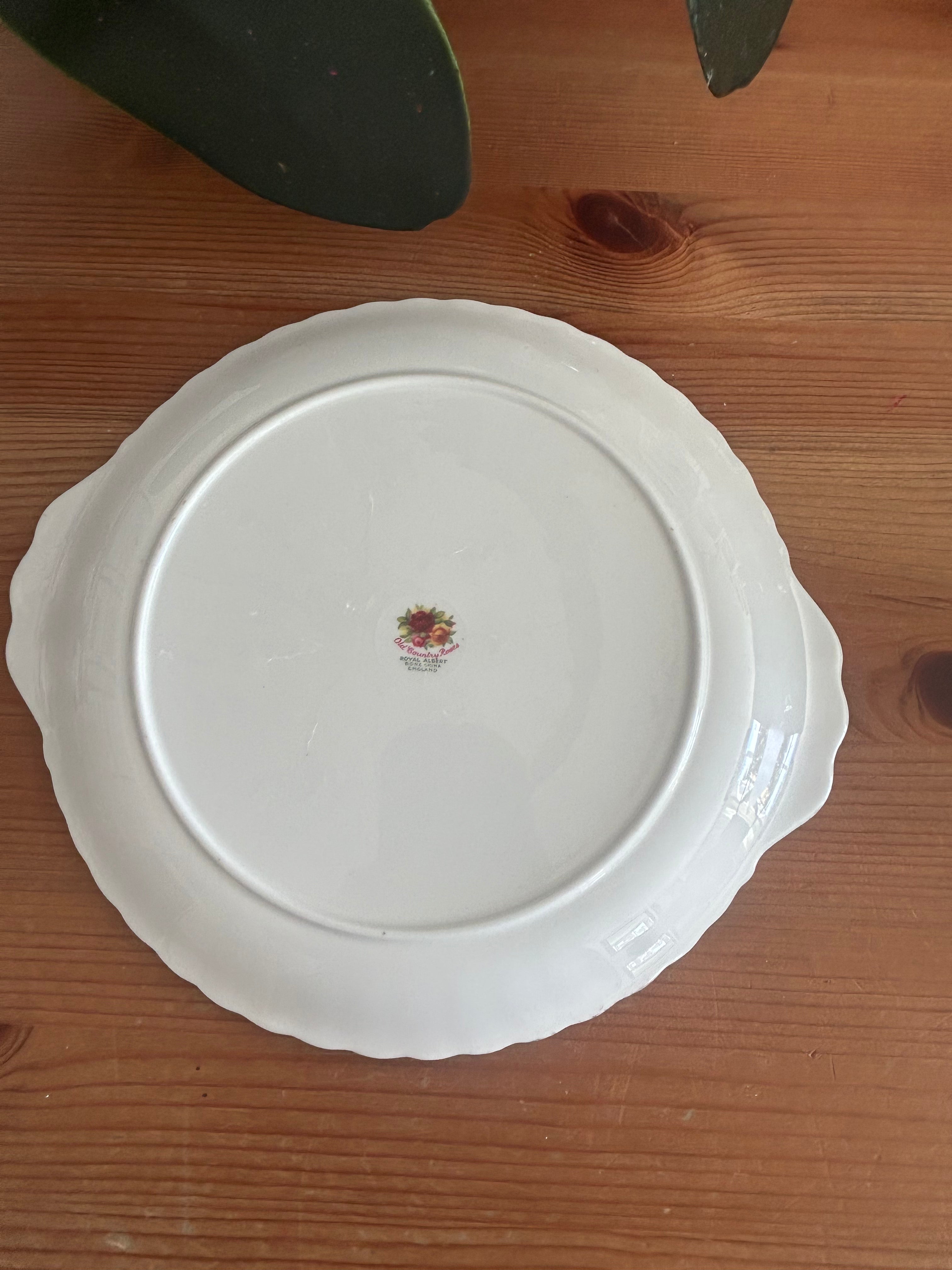Royal Albert Old Country Roses Cake Plate 27cm – Vintage Bone China – Made in England