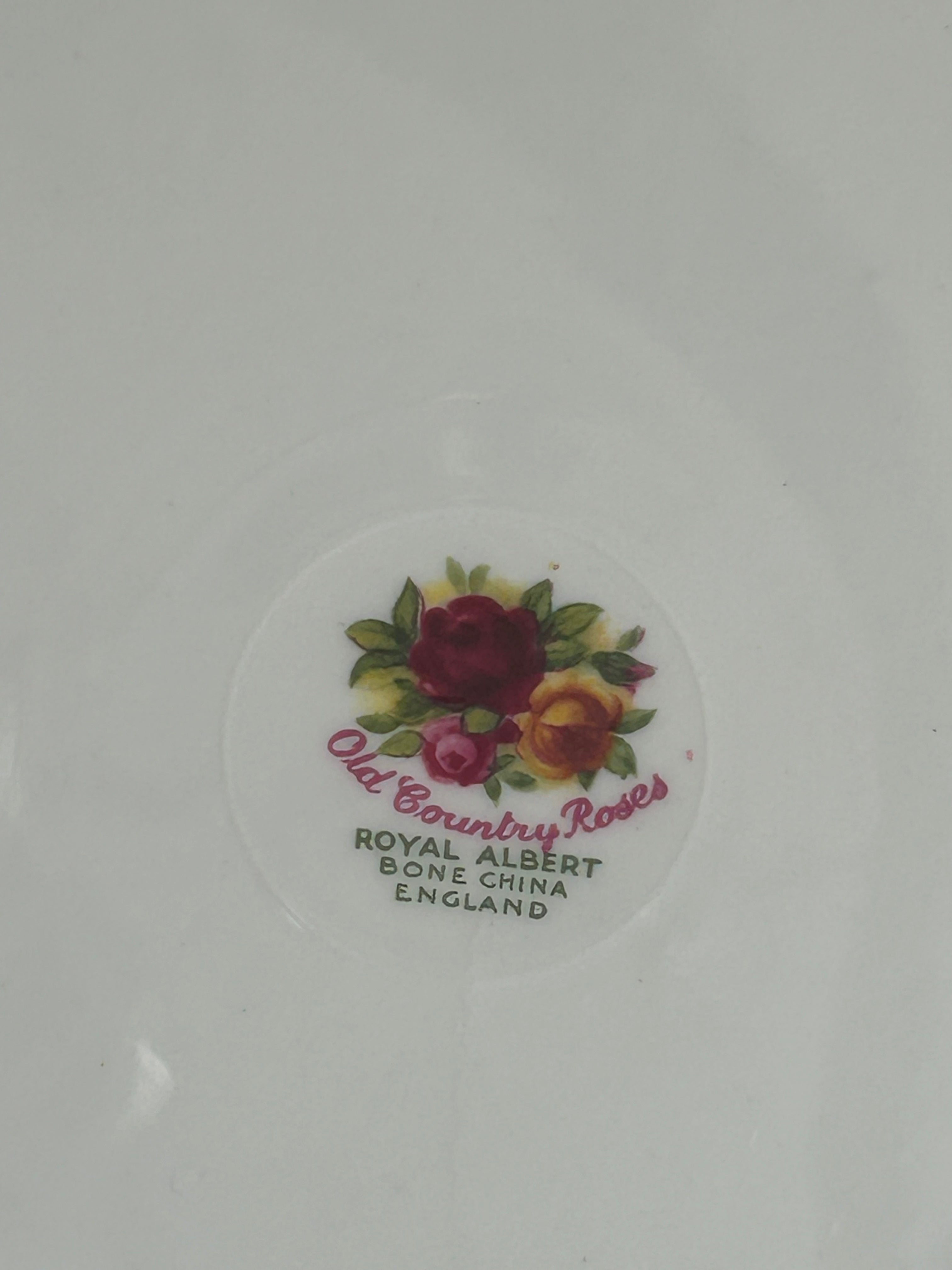 Royal Albert Old Country Roses Cake Plate 27cm – Vintage Bone China – Made in England