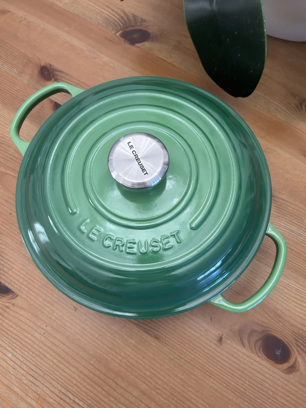 Le Creuset Signature Cast Iron Shallow Casserole, 26cm - Bamboo Green (Brand New)