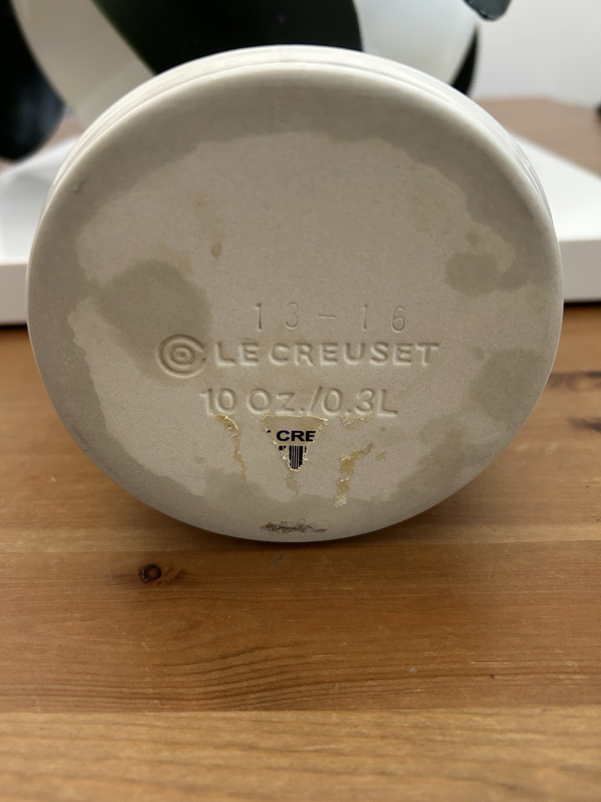 Le Creuset Salt Pig – Cream / Off White Stoneware – Excellent Used Condition