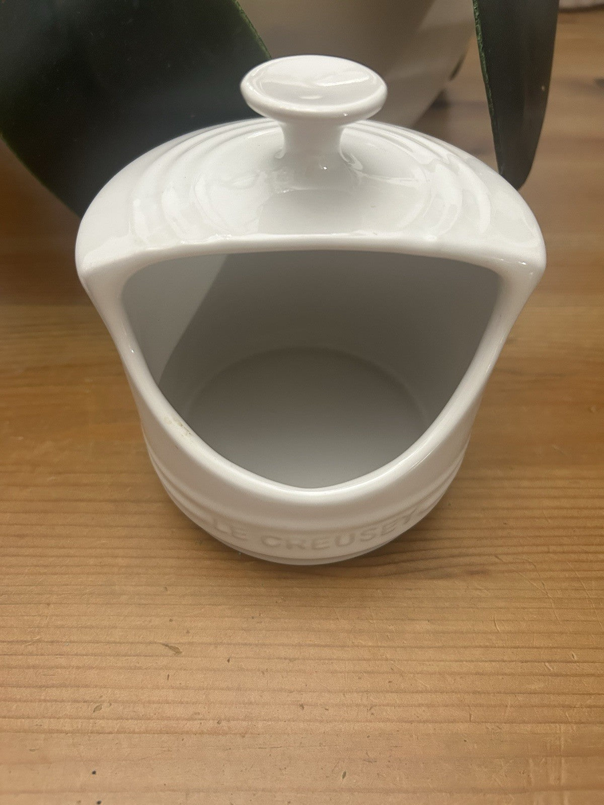 Le Creuset White Stoneware Salt Pig & Oval Spoon Rest Set – Brand New