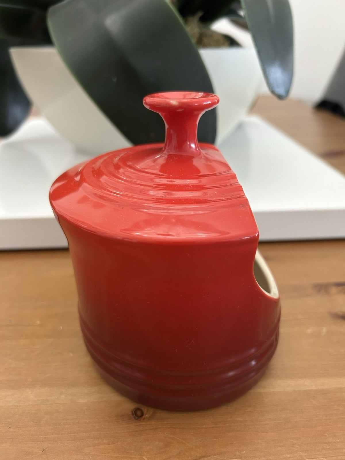 Le Creuset Stoneware Pig (Salt Pig) – Red – Used