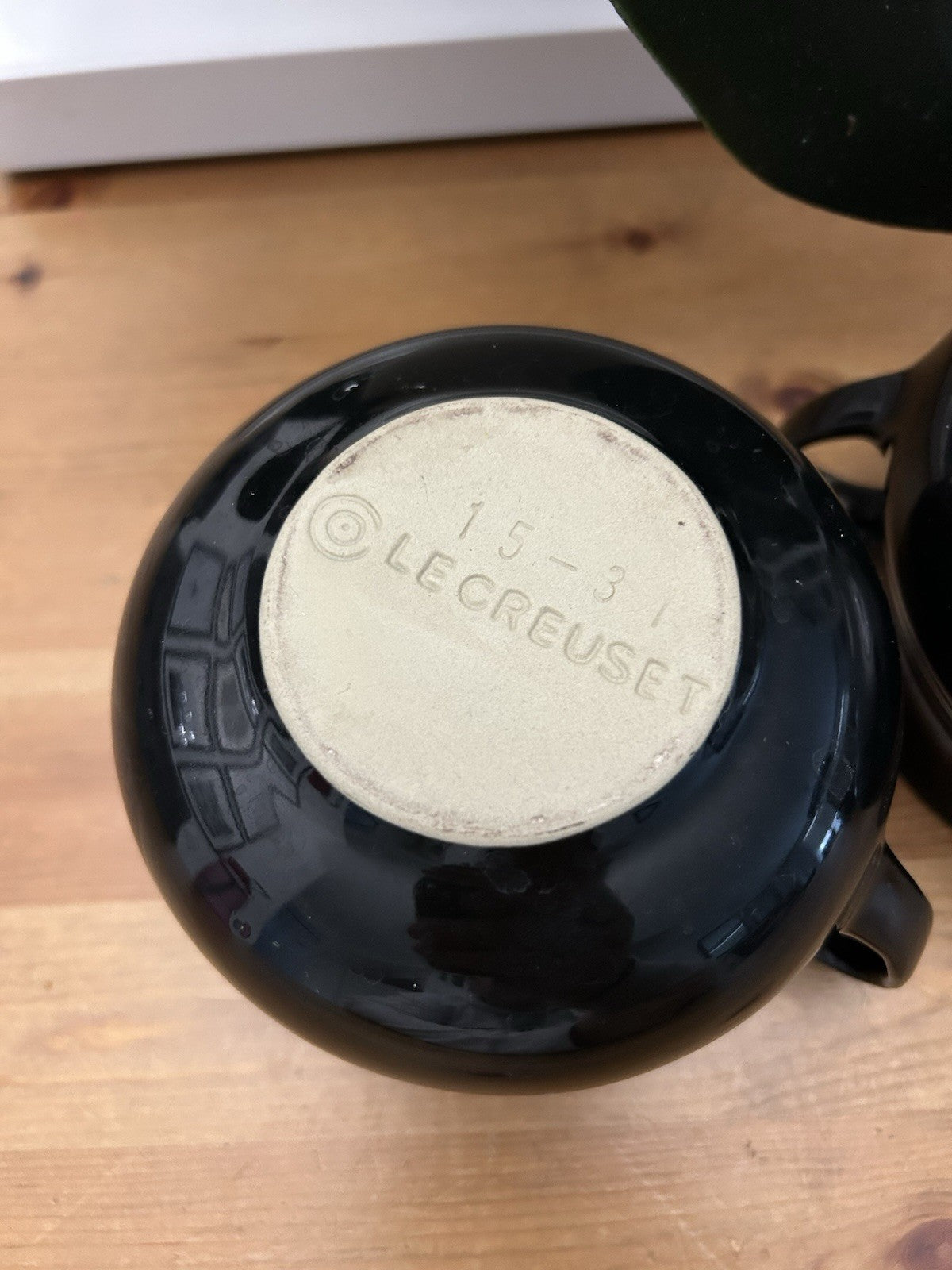 Le Creuset Black Stoneware Soup Bowls with Handles – Set of 2 – 400ml – Pre-Loved