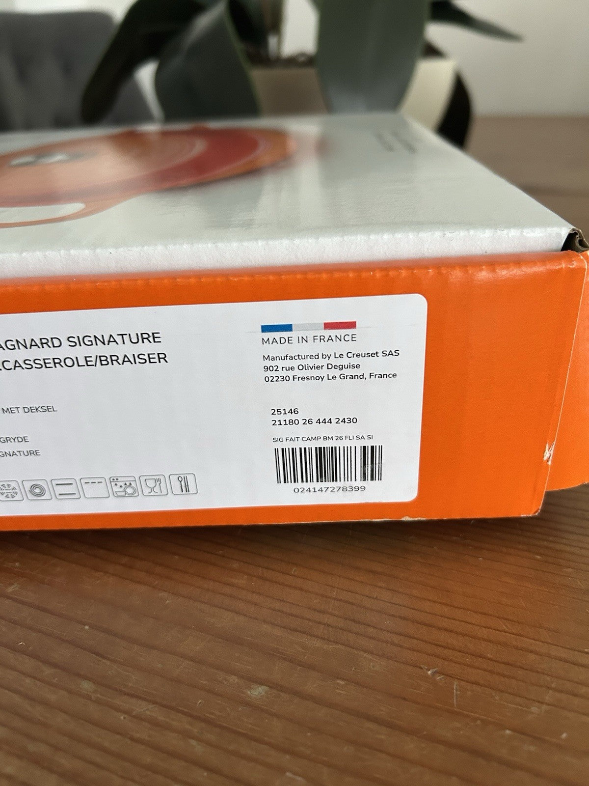 Le Creuset Signature Cast Iron Shallow Casserole 26cm – Flint – Brand New & Boxed – Outlet
