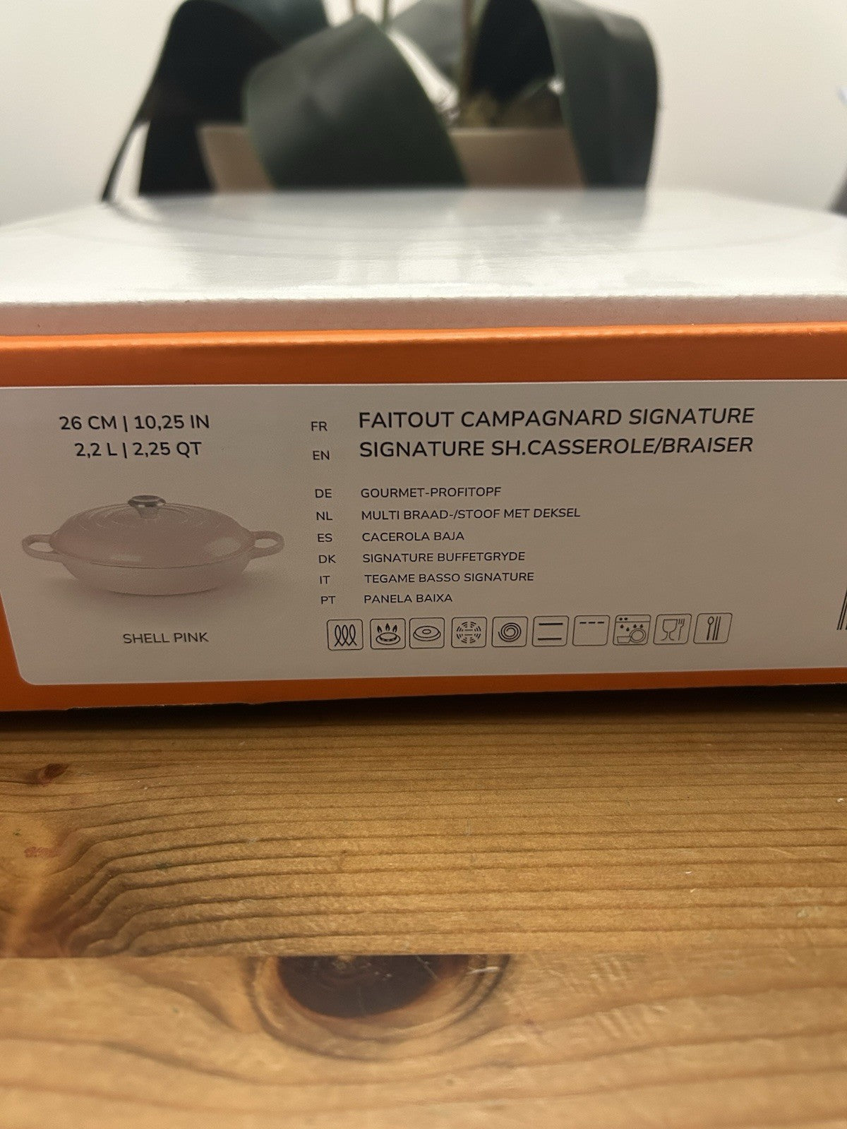 Le Creuset Signature Cast Iron Shallow Casserole 26cm – Shell Pink – Brand New & Boxed – Outlet