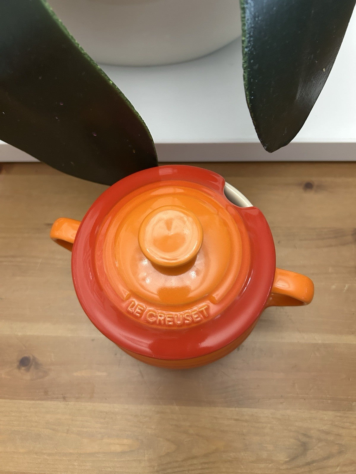 Le Creuset Volcanic Orange Soup Bowl with Lid – 400ml Stoneware – Pre-Loved