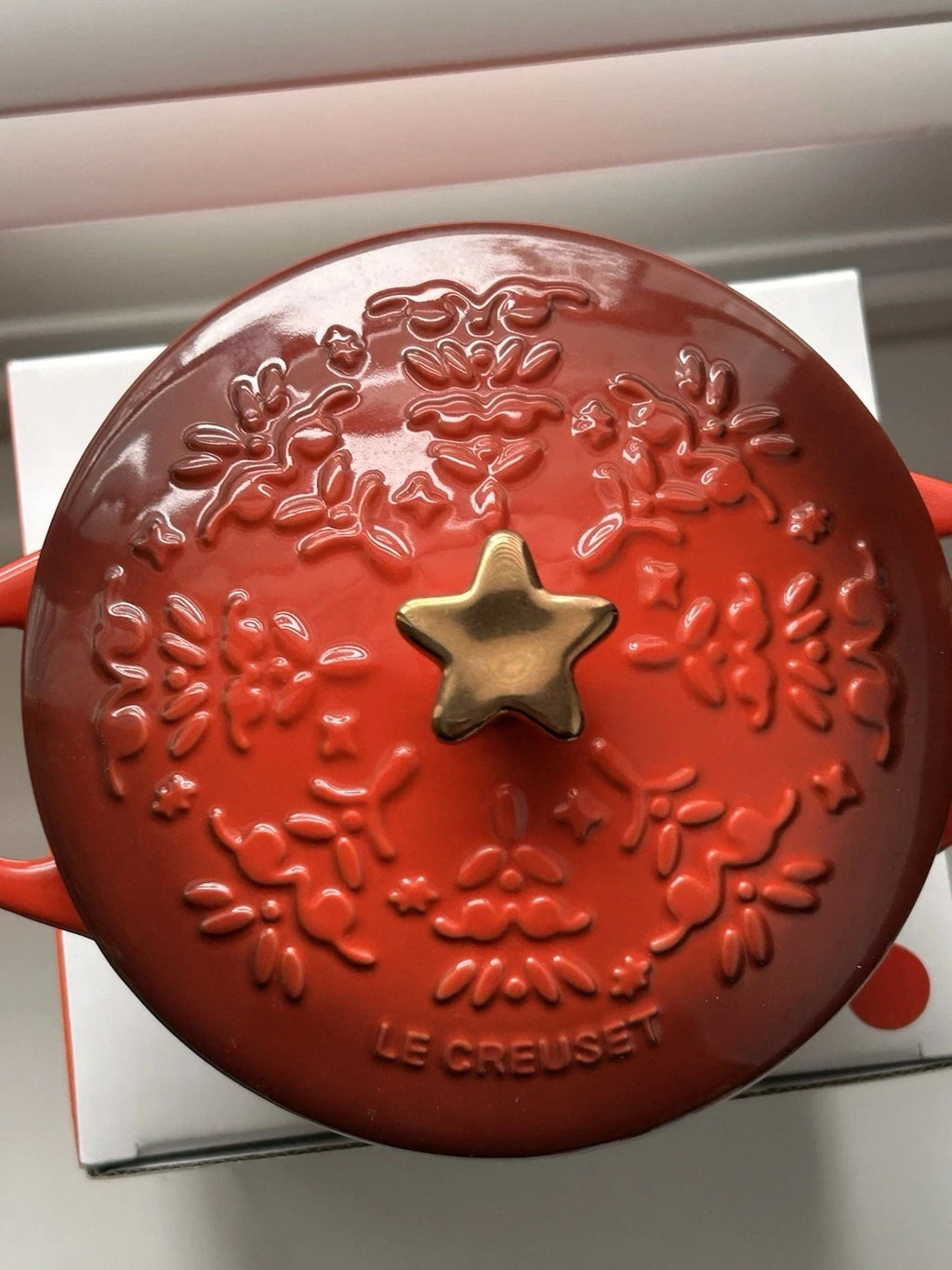 Le Creuset Mini Round Cocotte 14cm – Cerise Red Tree Relief – Brand New in Box