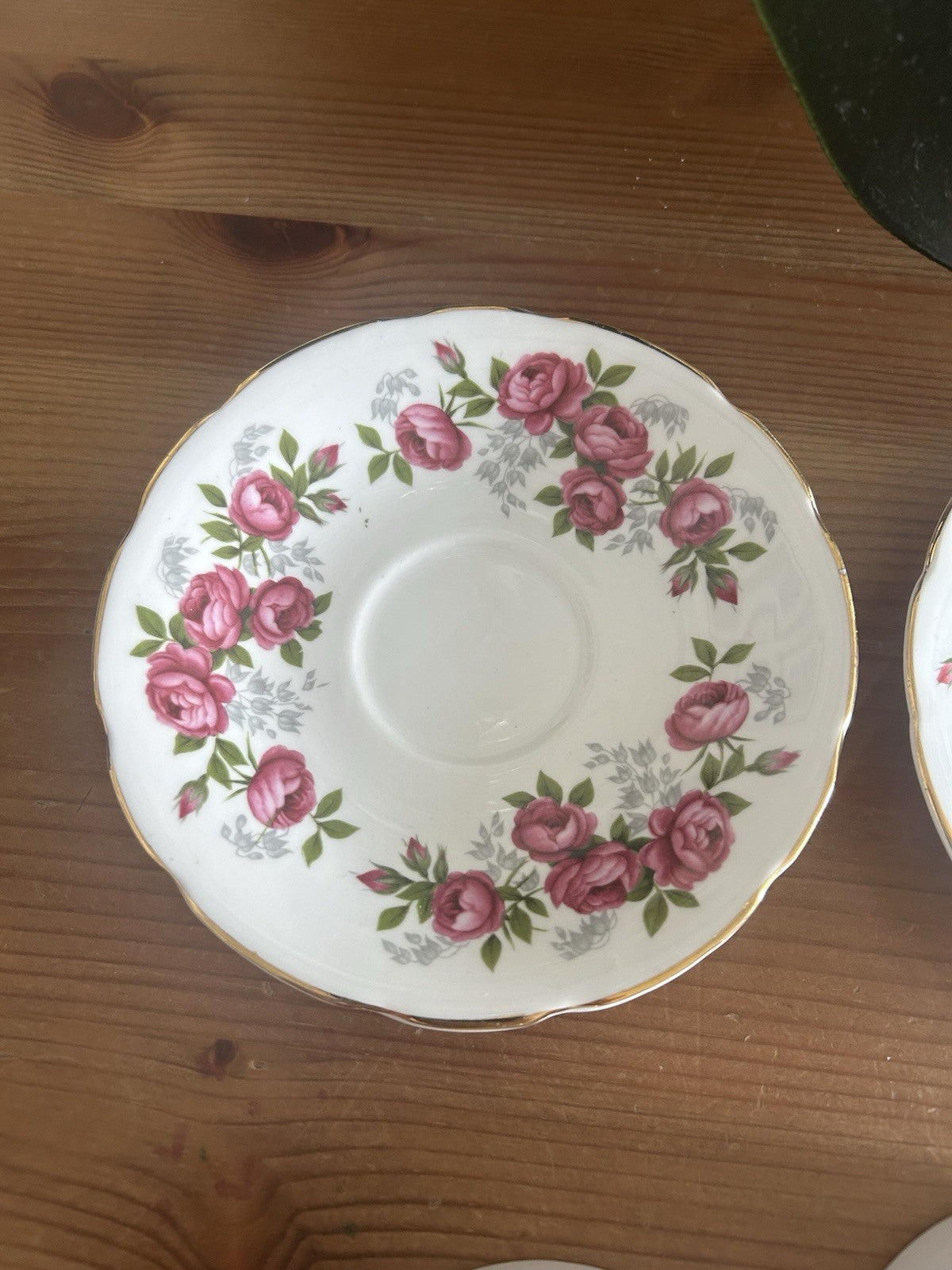 Sutherland Fine Bone China Teacups & Saucers – Set of 2 – Pink Rose & Gold Gilt – Vintage