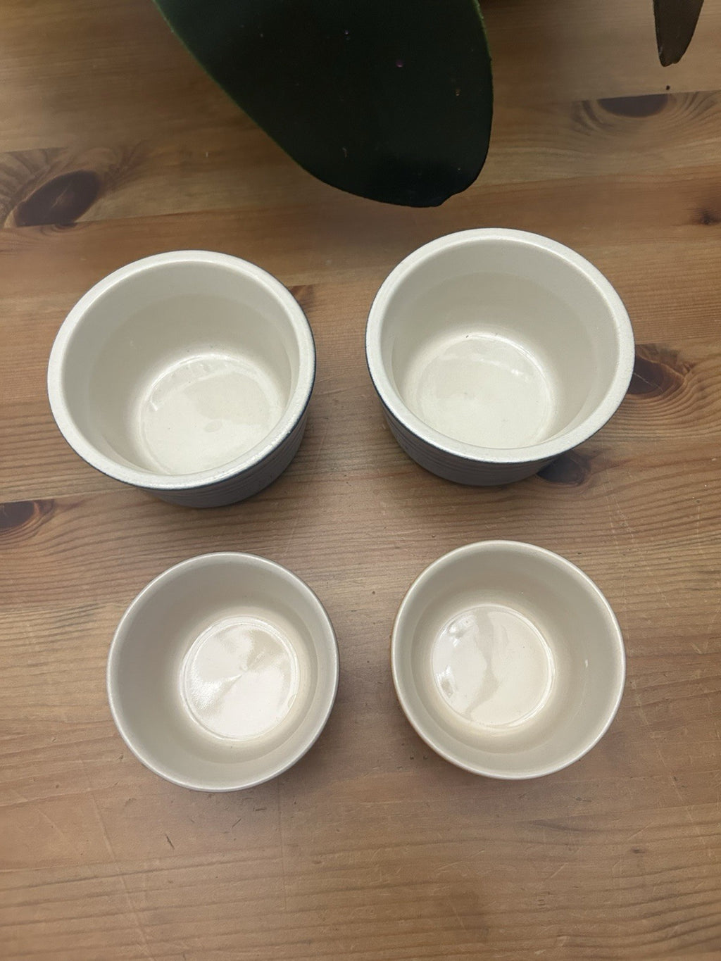 Set of 4 Le Creuset Stoneware Ramekins – Mixed Colours & Sizes – Pre-Loved