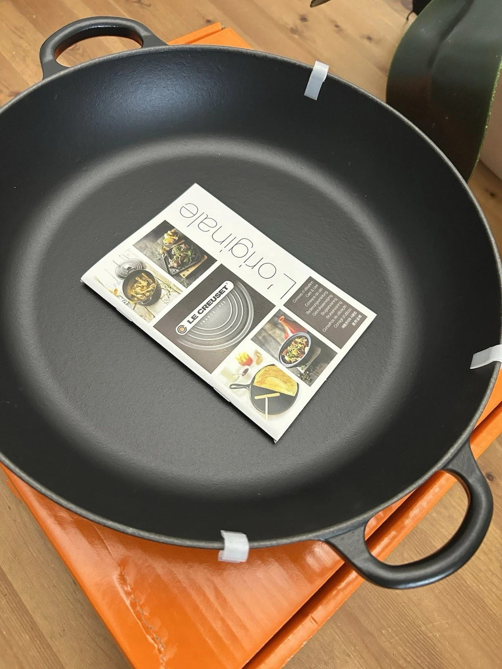 Le Creuset Signature Cast Iron Shallow Casserole 30cm – Black – Brand New