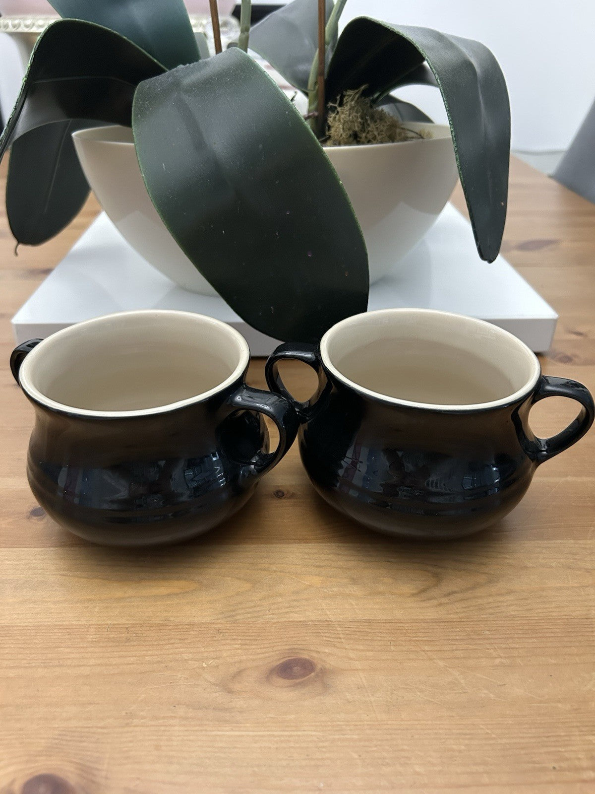 Le Creuset Black Stoneware Soup Bowls with Handles – Set of 2 – 400ml – Pre-Loved