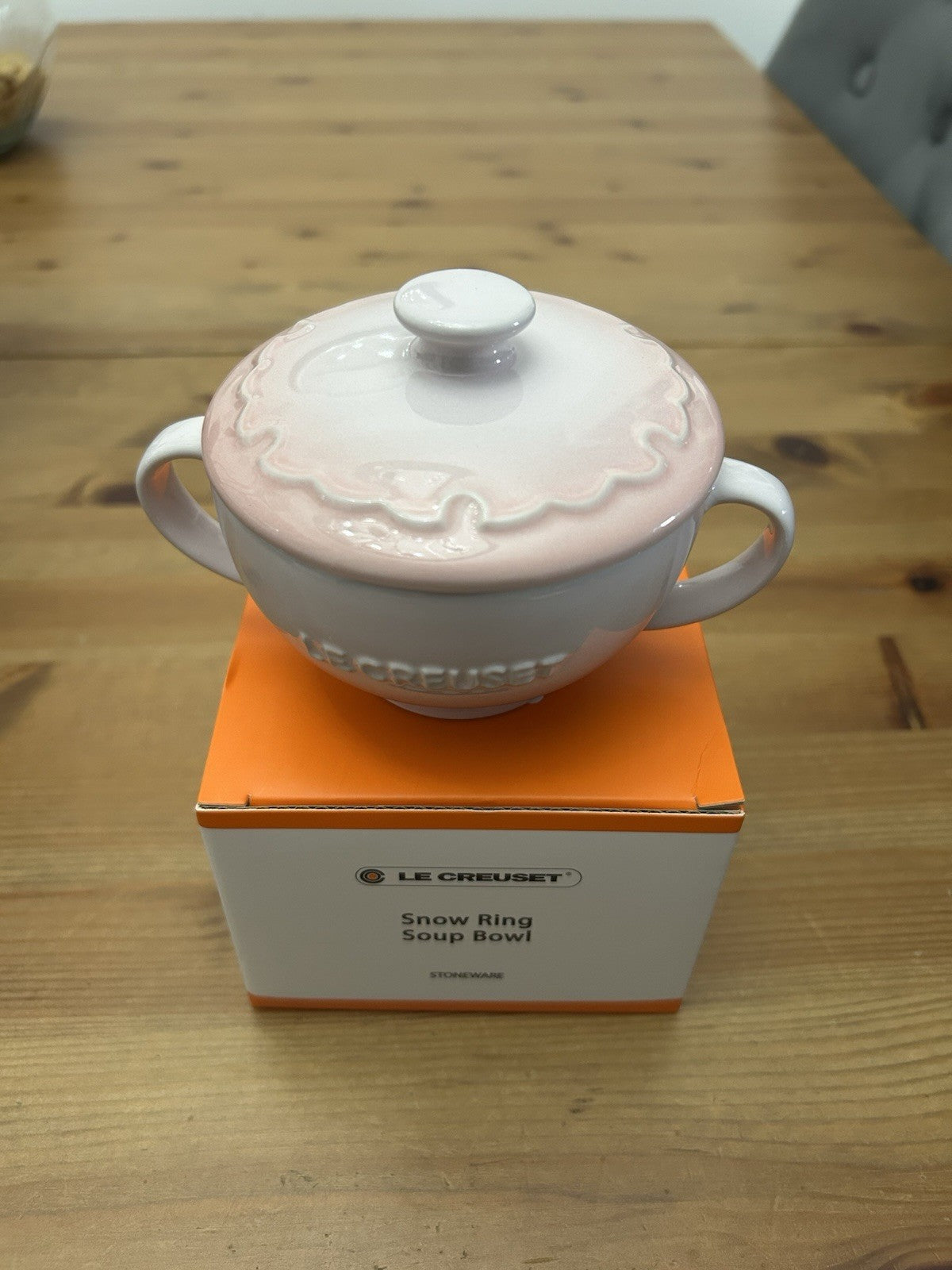 LE CREUSET 200ml Soup Bowl with Lid – Shell Pink – Stoneware – New in Box