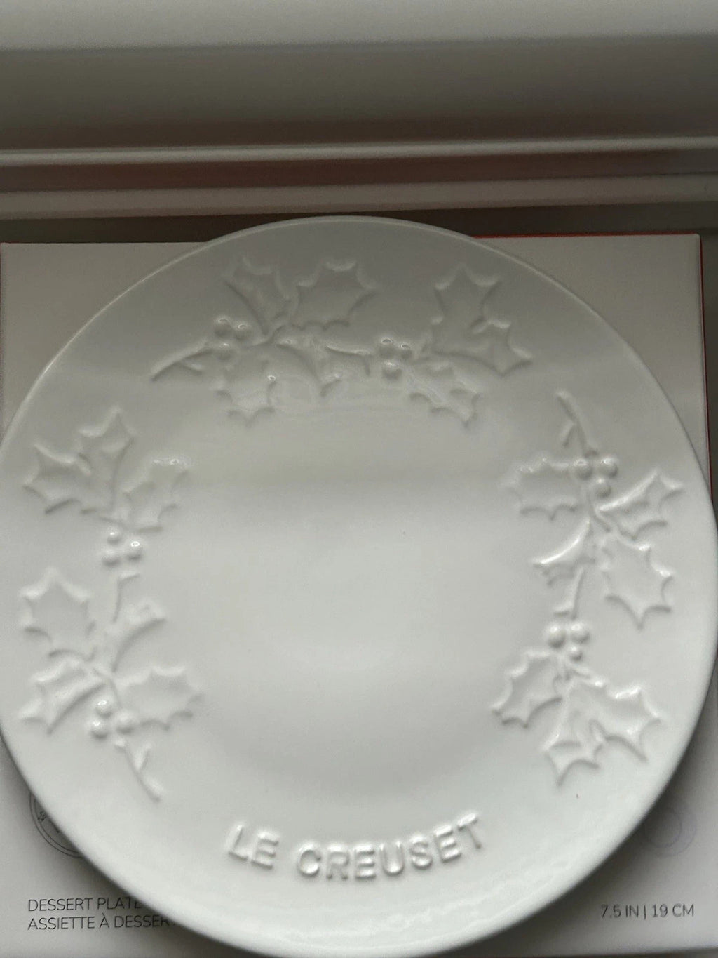 Le Creuset Holly Relief Plate 19cm White Stoneware BNIB Boxed