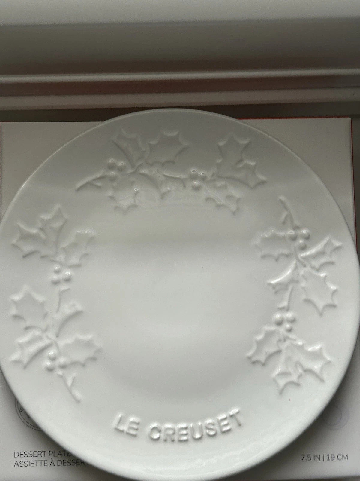 Le Creuset Holly Relief Plate 19cm White Stoneware BNIB Boxed