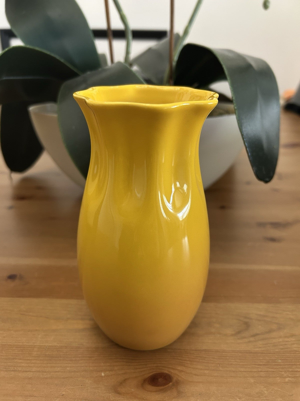 Le Creuset Nectar Flower Vase 16cm – Glazed Stoneware – Brand New & Boxed
