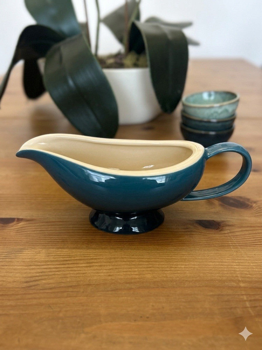 Le Creuset Gravy Boat 460ml – Deep Teal Stoneware – Brand New