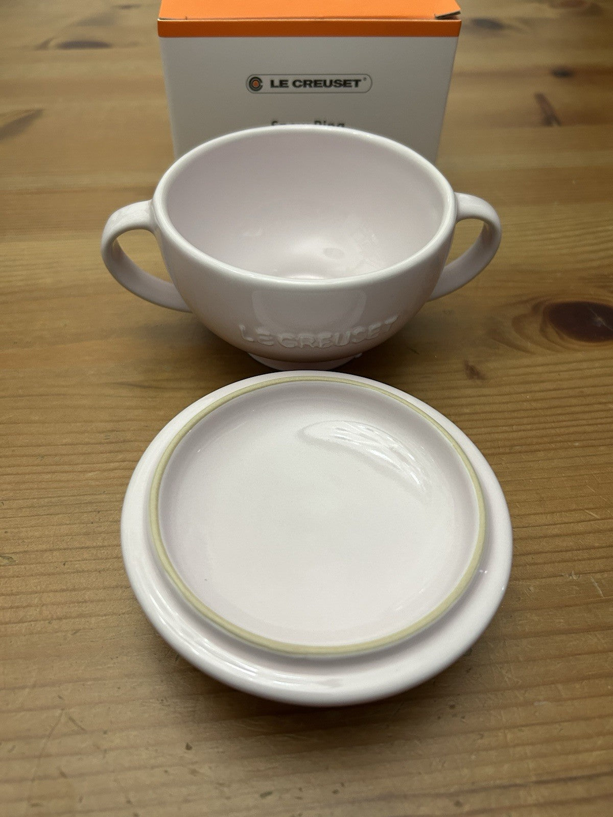LE CREUSET 200ml Soup Bowl with Lid – Shell Pink – Stoneware – New in Box