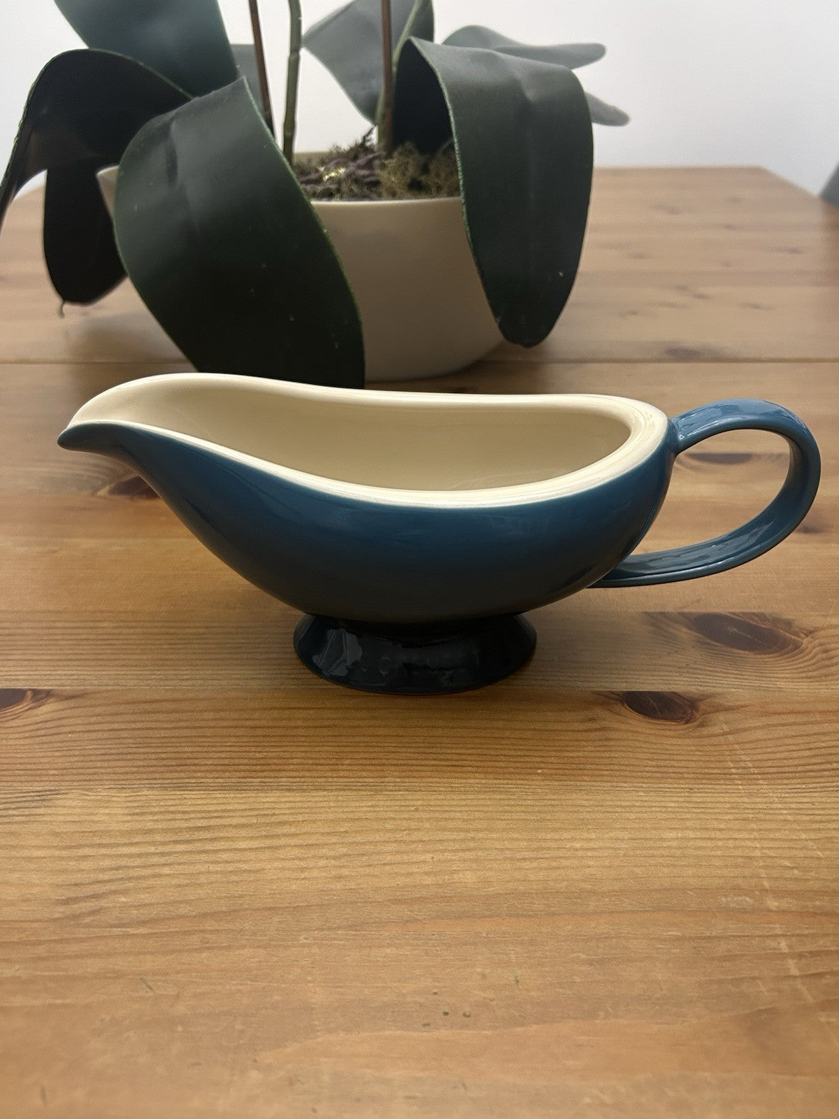 Le Creuset Gravy Boat 460ml – Deep Teal Stoneware – Brand New