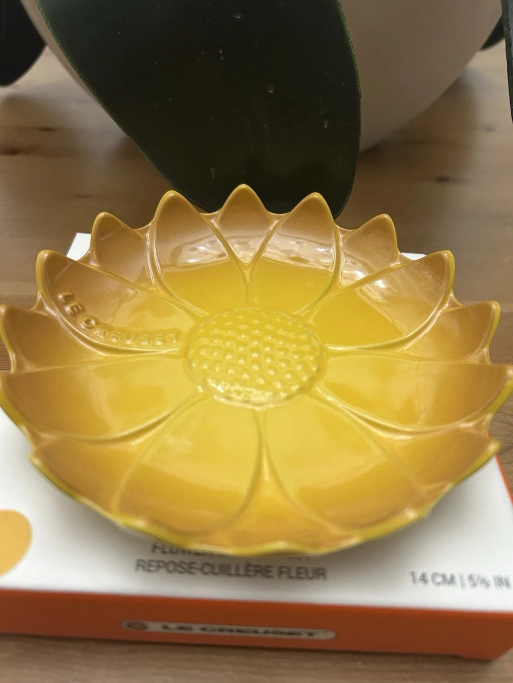 Le Creuset Sunflower Spoon Rest 14cm – Nectar Yellow – Brand New in Box