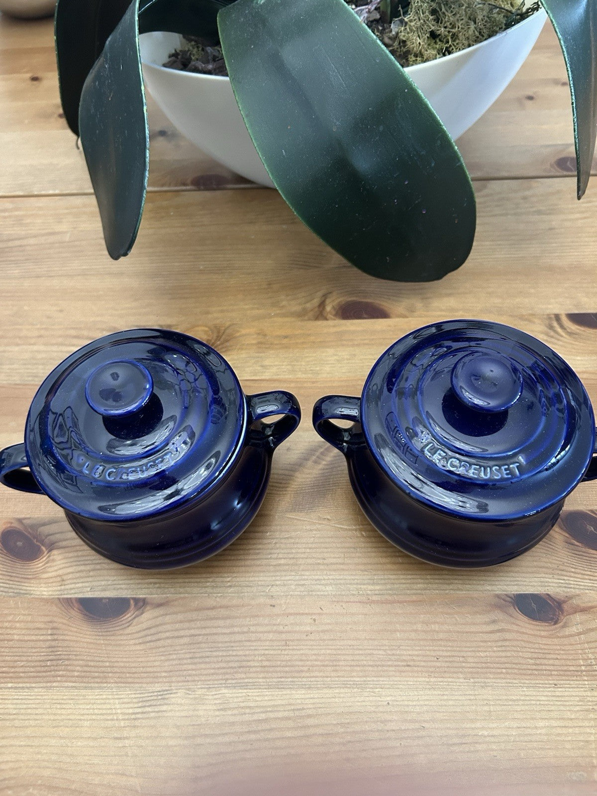 Le Creuset Dark Blue Stoneware Soup Bowls with Lids – Set of 2 – Pre-Loved