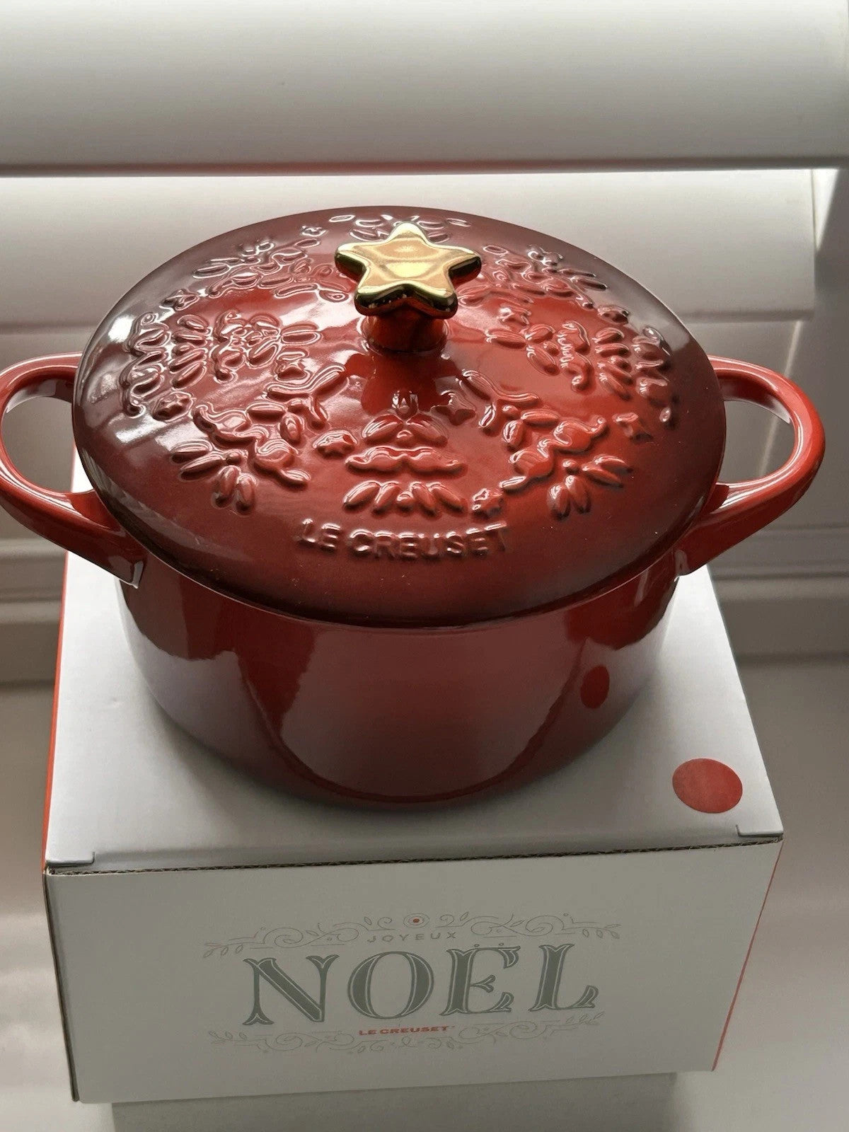Le Creuset Mini Round Cocotte 14cm – Cerise Red Tree Relief – Brand New in Box