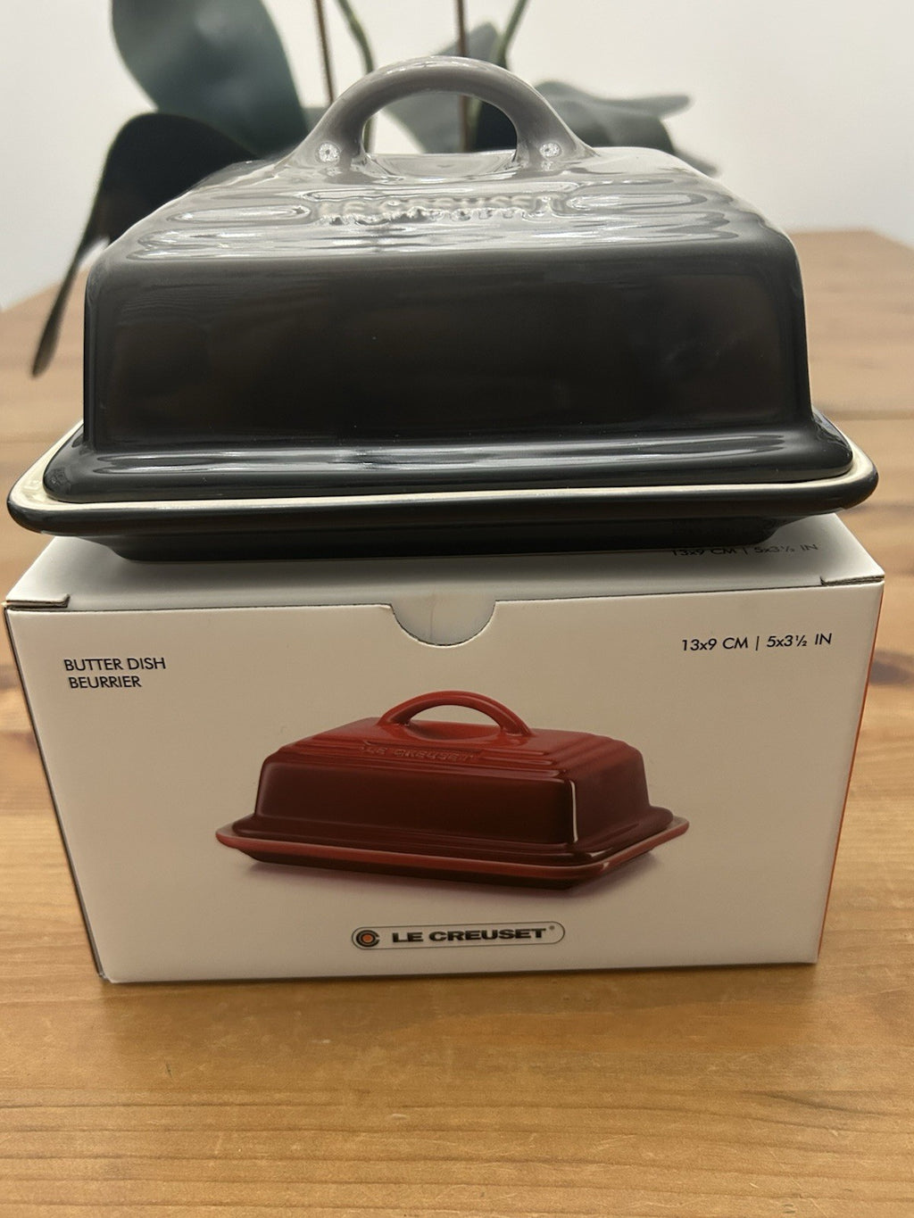 Le Creuset Stoneware Butter Dish - Flint Grey - Brand New & Boxed
