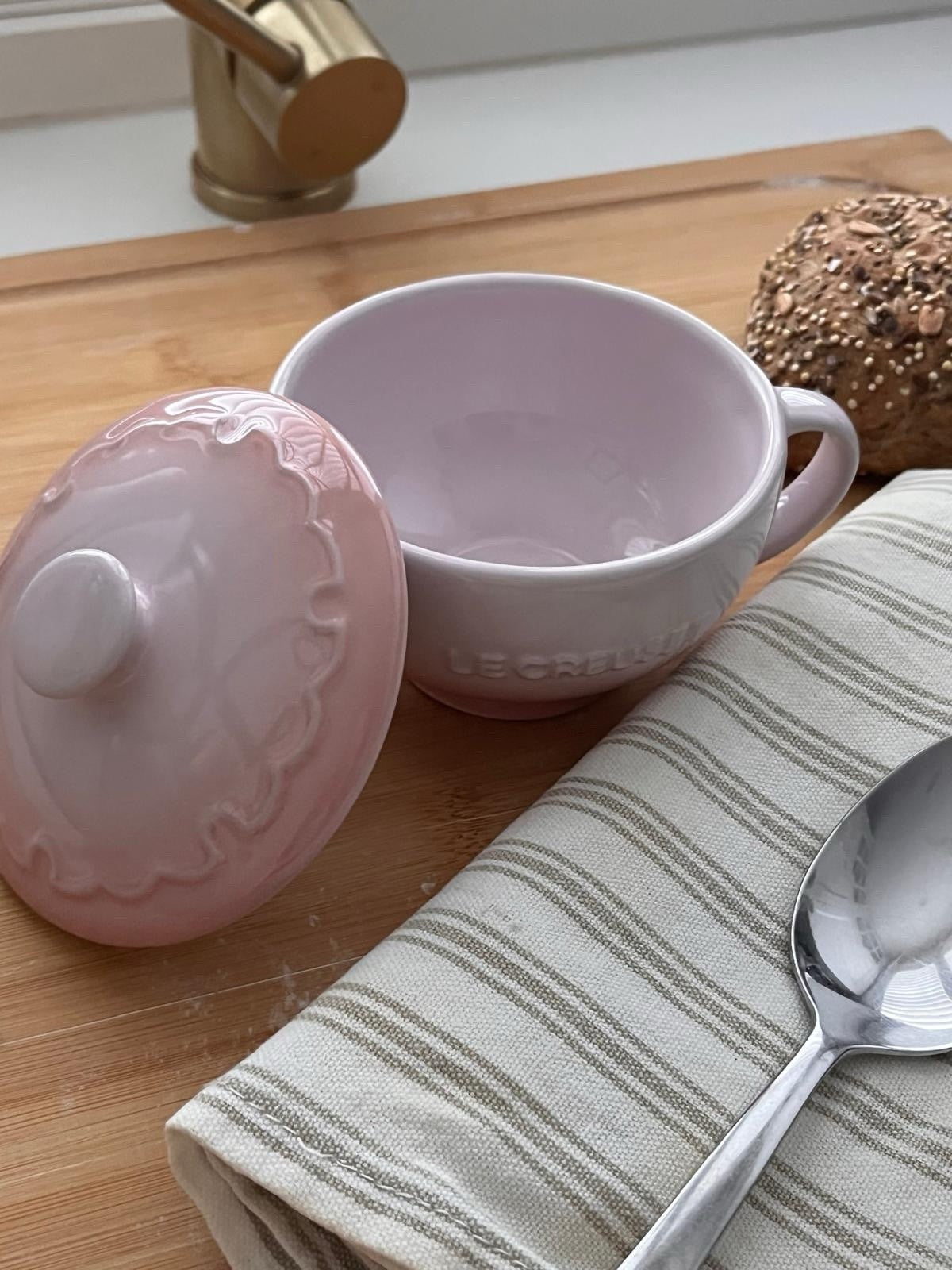 LE CREUSET 200ml Soup Bowl with Lid – Shell Pink – Stoneware – New in Box