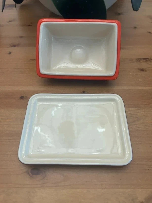 Le Creuset Butter Dish – Cerise Red – Stoneware – Very Good Condition