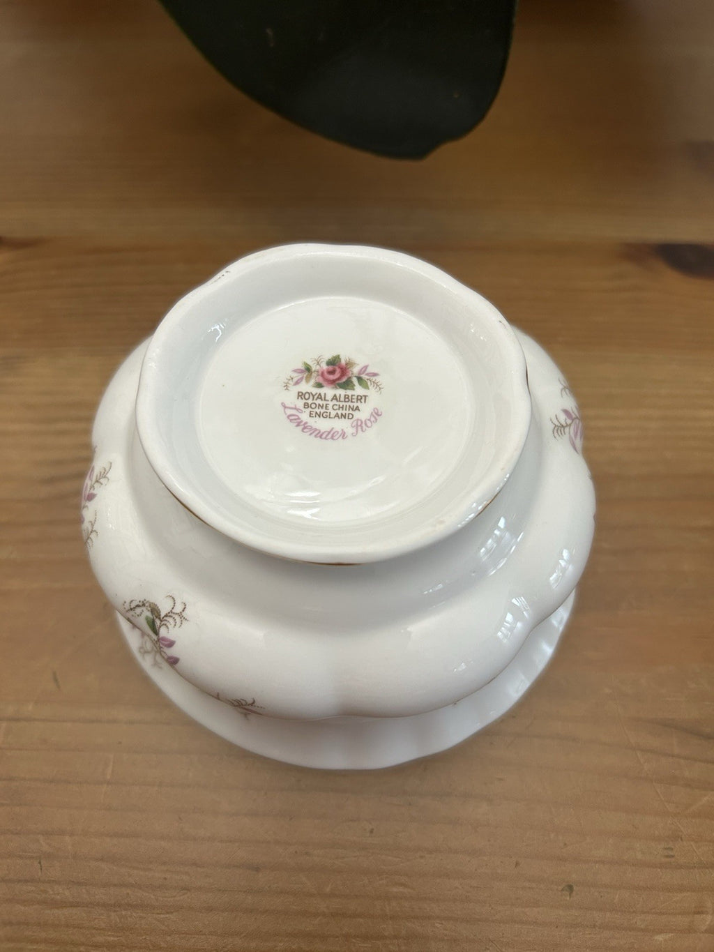 Royal Albert Lavender Rose Open Sugar Bowl – Fine Bone China – Gold Gilt – Made in England – Vintage