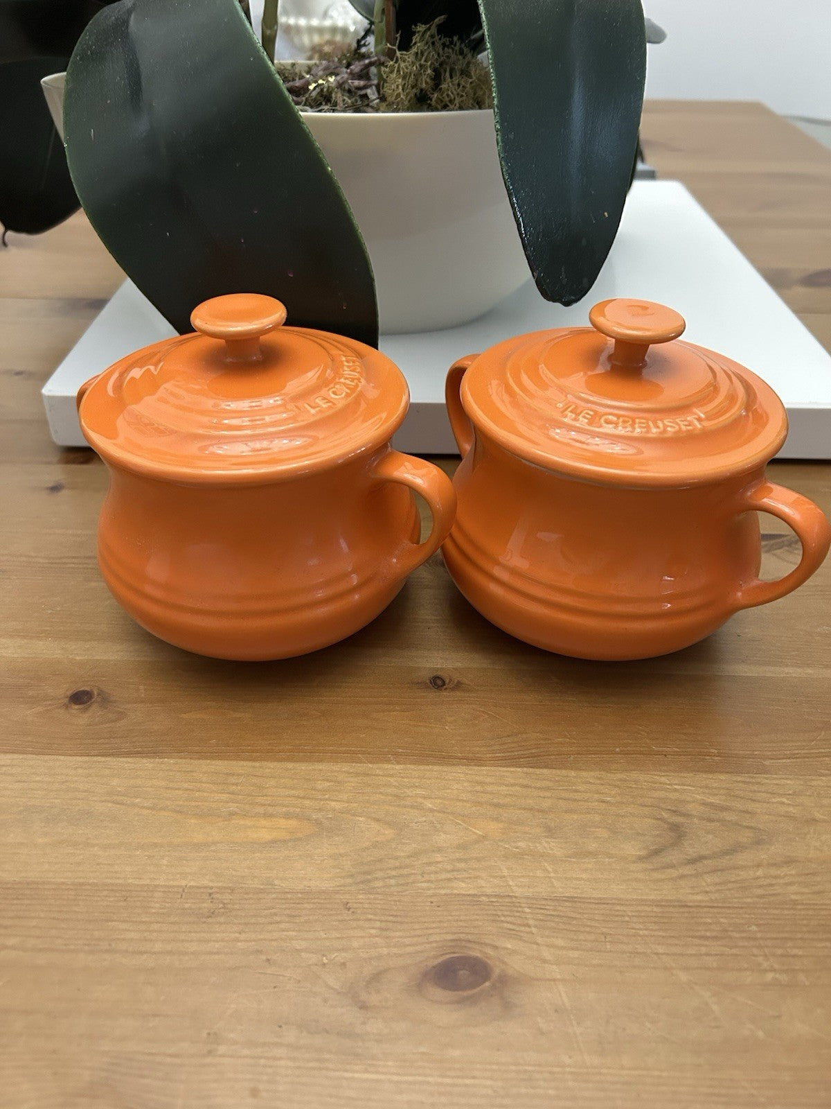 Le Creuset Volcanic Orange Soup Bowls with Lids – Set of 2 – 400ml Stoneware – Pre-Loved