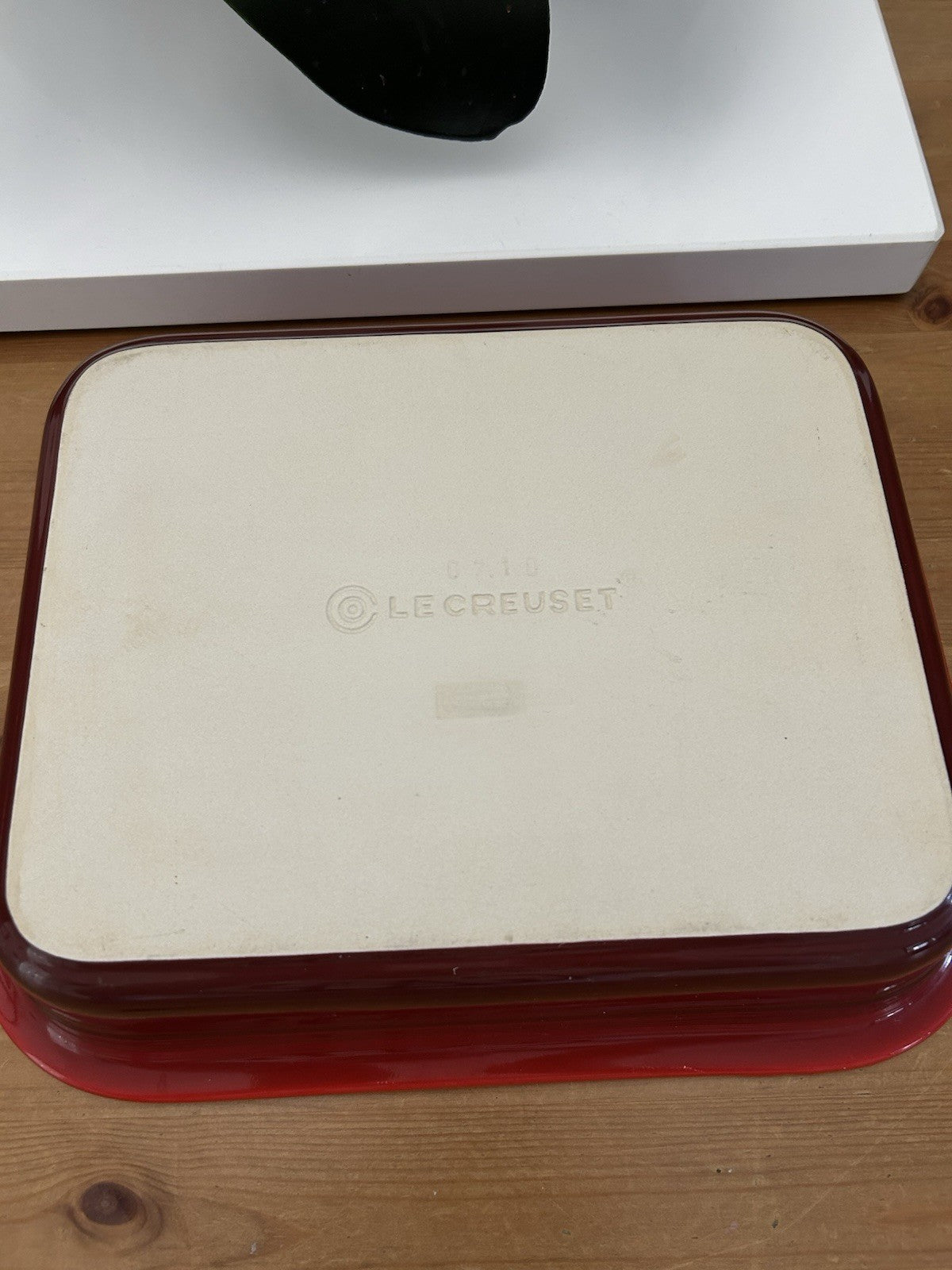 Le Creuset Cerise Red Rectangular Stoneware Baking Dish – 30cm Oven to Table