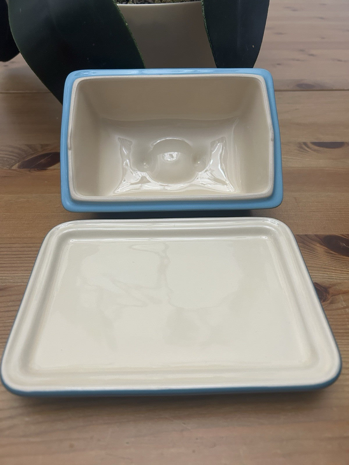 Le Creuset Stoneware Butter Dish – Caribbean Blue – Brand New in Box