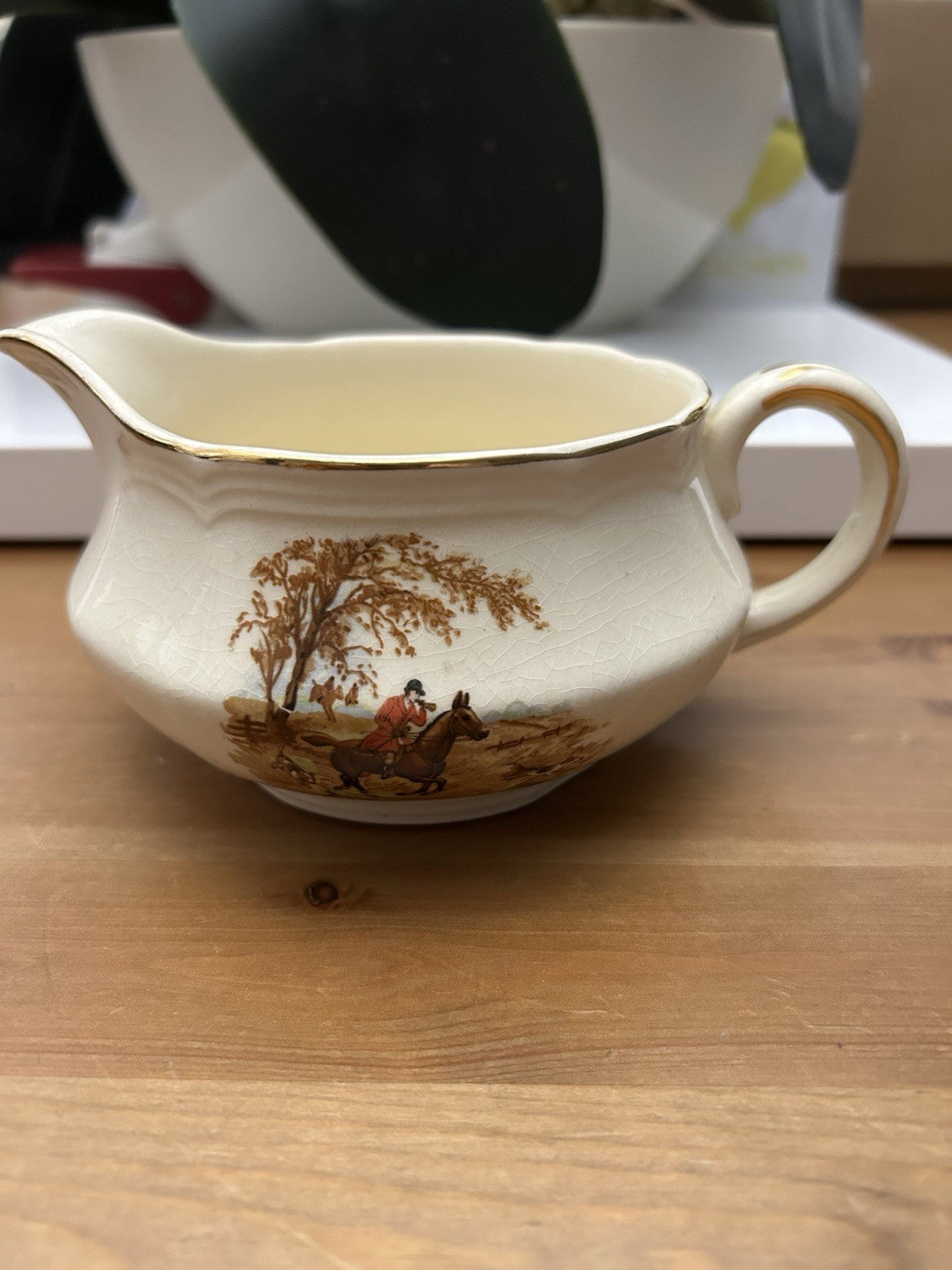 Vintage Alfred Meakin Fox Hunting Scene Small Jug – Gold Gilt Ironstone England