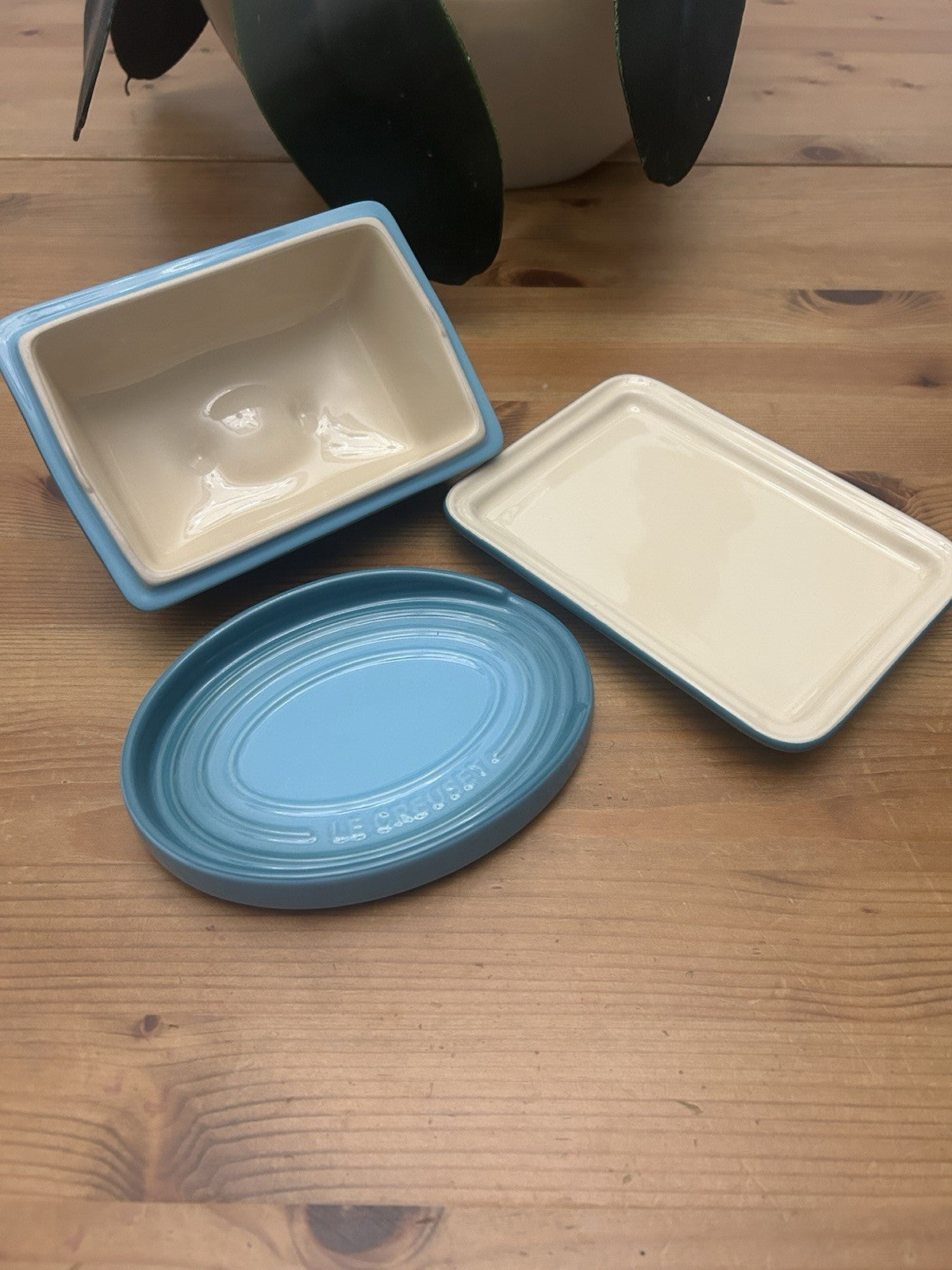 Le Creuset Caribbean Blue Butter Dish & Oval Spoon Rest – Brand New & Boxed