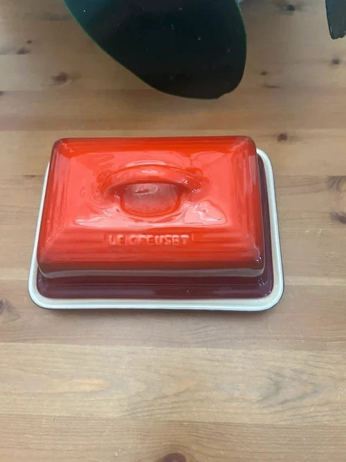 Le Creuset Butter Dish – Cerise Red – Stoneware – Very Good Condition