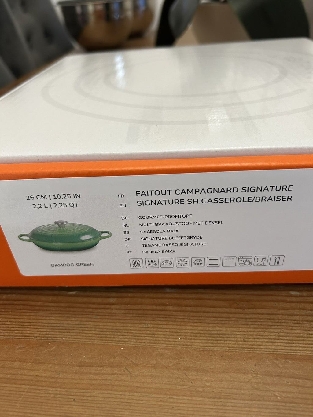 Le Creuset Signature Shallow Casserole 26cm – Bamboo Green – Brand New – RRP £275